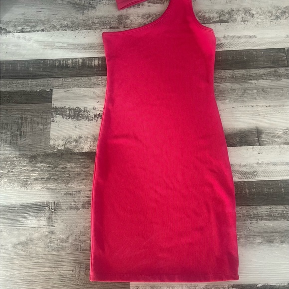 Elegant Pink One-Shoulder Dress - Picture 4 of 4